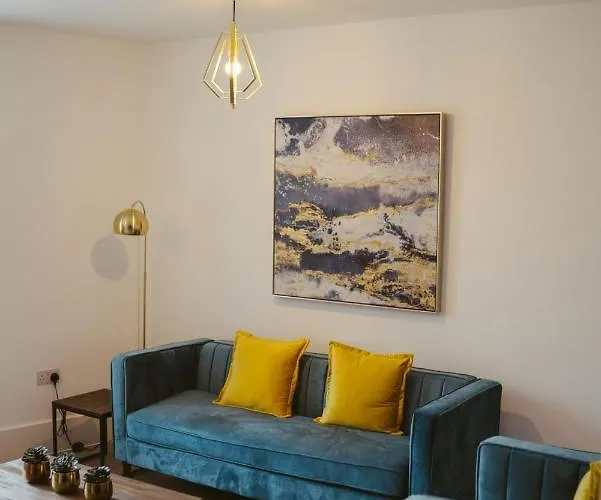 6 3 Bedrooms, Sleeps X 6 Holiday home